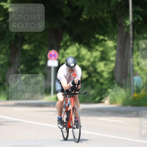 15.06.2025 - 7 Türme Triathlon Yannick Fuchs http://msf.ph/oto/7984645 15.06.2025 12:54:43 Radfahren 241, 341, 372, 470, 538, 608, 817 meine-sportfotos.de