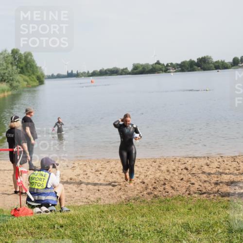 21.06.2025 - 27. Vierlanden-Triathlon MichiJ http://msf.ph/oto/7984670 15.06.2026 09:09:03 Schwimmen 199, 204 meine-sportfotos.de