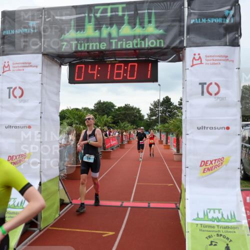 15.06.2025 - 7 Türme Triathlon Michael Strokosch http://msf.ph/oto/7984685 15.06.2025 14:18:01 Ziel 261, 570, 613, 721, 841, 1131, 1195 meine-sportfotos.de