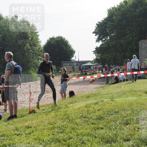 15.06.2025 - 27. Vierlanden-Triathlon KatJ http://msf.ph/oto/7984694 15.06.2025 08:58:07 Schwimmen 157 meine-sportfotos.de