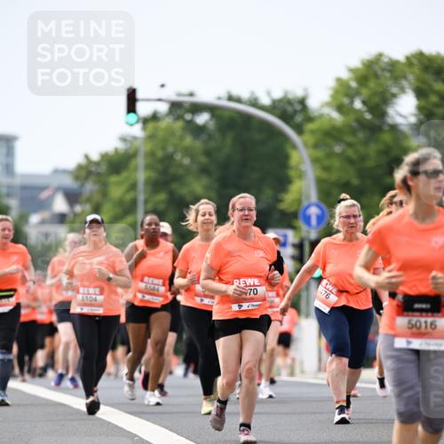 15.06.2025 - REWE Women's Run Dr. Thomas Lammeyer http://msf.ph/oto/7984699 15.06.2025 10:47:15 Laufen 5104, 70, 6476 meine-sportfotos.de