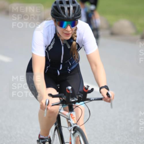 15.06.2025 - 27. Vierlanden-Triathlon H.Heesch http://msf.ph/oto/7984721 15.06.2025 11:01:58 Radfahren 221, 238, 567 meine-sportfotos.de