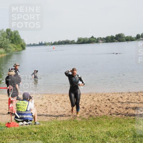 21.06.2025 - 27. Vierlanden-Triathlon MichiJ http://msf.ph/oto/7984728 15.06.2026 09:09:04 Schwimmen 199, 204 meine-sportfotos.de