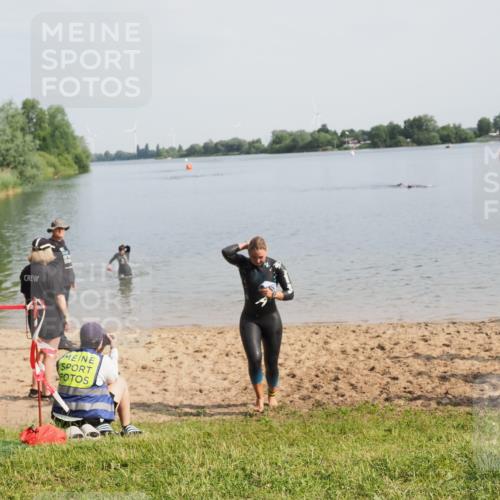 21.06.2025 - 27. Vierlanden-Triathlon MichiJ http://msf.ph/oto/7984740 15.06.2026 09:09:04 Schwimmen 199, 204 meine-sportfotos.de