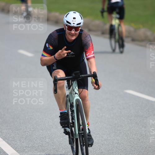 15.06.2025 - 27. Vierlanden-Triathlon H.Heesch http://msf.ph/oto/7984784 15.06.2025 11:02:16 Radfahren 104, 174, 557, 713 meine-sportfotos.de
