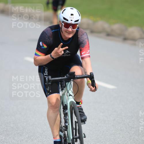 15.06.2025 - 27. Vierlanden-Triathlon H.Heesch http://msf.ph/oto/7984801 15.06.2025 11:02:17 Radfahren 104, 174, 557, 713 meine-sportfotos.de