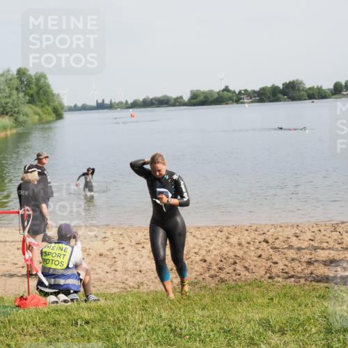 21.06.2025 - 27. Vierlanden-Triathlon MichiJ http://msf.ph/oto/7984810 15.06.2026 09:09:05 Schwimmen 199, 204 meine-sportfotos.de