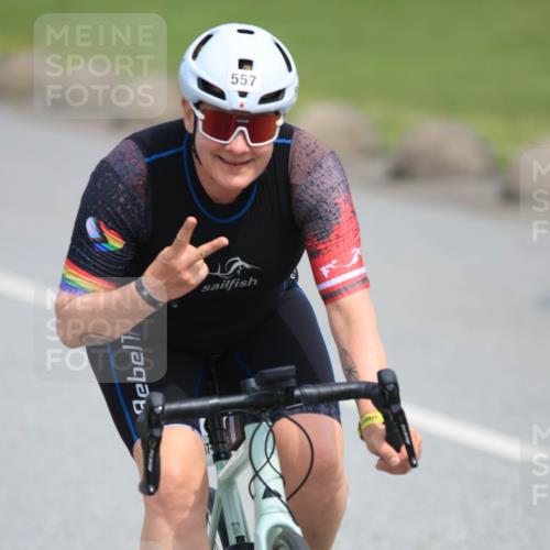 15.06.2025 - 27. Vierlanden-Triathlon H.Heesch http://msf.ph/oto/7984843 15.06.2025 11:02:17 Radfahren 104, 174, 557, 713 meine-sportfotos.de