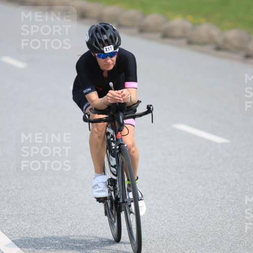 15.06.2025 - 27. Vierlanden-Triathlon H.Heesch http://msf.ph/oto/7984872 15.06.2025 11:02:26 Radfahren 174, 217 meine-sportfotos.de
