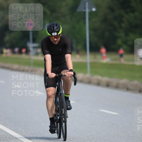 21.06.2025 - 27. Vierlanden-Triathlon H.Heesch http://msf.ph/oto/7984951 15.06.2025 11:25:04 Radfahren 22, 29, 81, 693, 970 meine-sportfotos.de