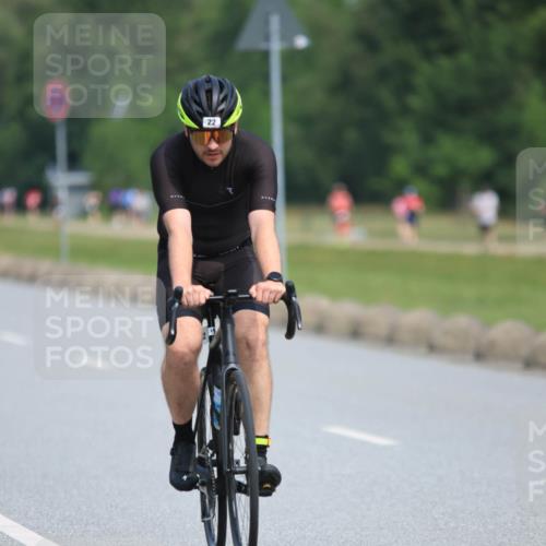 21.06.2025 - 27. Vierlanden-Triathlon H.Heesch http://msf.ph/oto/7984962 15.06.2025 11:25:04 Radfahren 22, 29, 81, 693, 970 meine-sportfotos.de