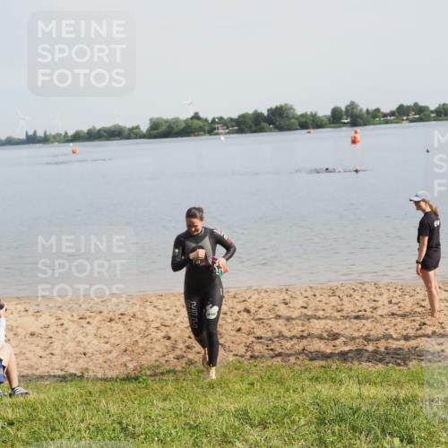 21.06.2025 - 27. Vierlanden-Triathlon MichiJ http://msf.ph/oto/7984997 15.06.2026 09:09:21 Schwimmen 224 meine-sportfotos.de