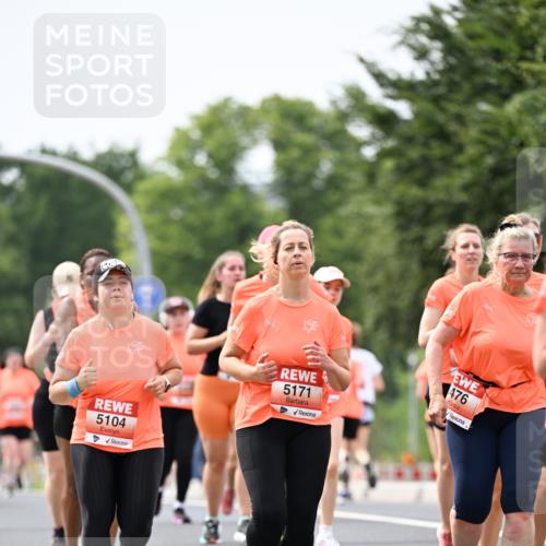 15.06.2025 - REWE Women's Run Dr. Thomas Lammeyer http://msf.ph/oto/7985000 15.06.2025 10:47:19 Laufen 5104, 5171, 476 meine-sportfotos.de