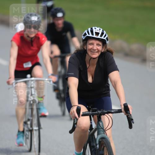 15.06.2025 - 27. Vierlanden-Triathlon H.Heesch http://msf.ph/oto/7985012 15.06.2025 11:02:48 Radfahren 493, 510, 519, 532, 594, 628, 634, 639, 725 meine-sportfotos.de