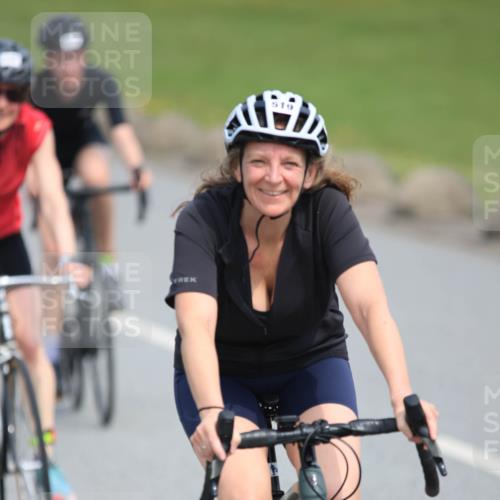 15.06.2025 - 27. Vierlanden-Triathlon H.Heesch http://msf.ph/oto/7985017 15.06.2025 11:02:48 Radfahren 493, 510, 519, 532, 594, 628, 634, 639, 725 meine-sportfotos.de