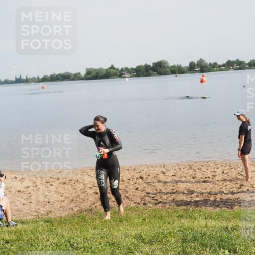 21.06.2025 - 27. Vierlanden-Triathlon MichiJ http://msf.ph/oto/7985040 15.06.2026 09:09:21 Schwimmen 224 meine-sportfotos.de