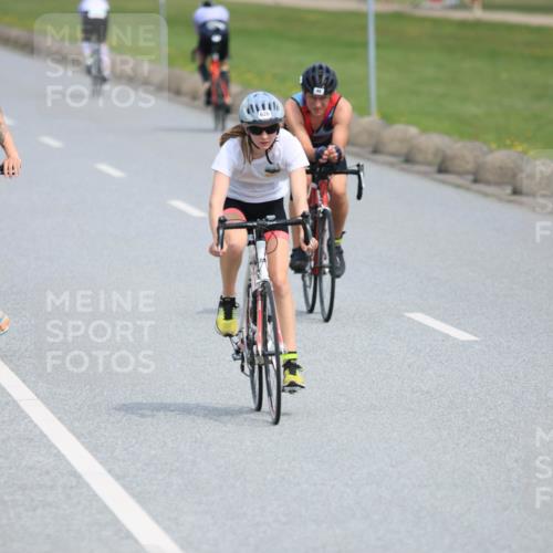 15.06.2025 - 27. Vierlanden-Triathlon H.Heesch http://msf.ph/oto/7985043 15.06.2025 11:02:57 Radfahren 49, 604, 626, 712, 736, 761 meine-sportfotos.de