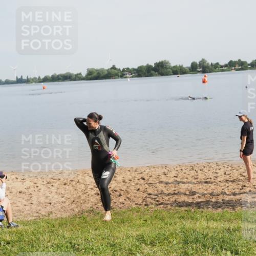 21.06.2025 - 27. Vierlanden-Triathlon MichiJ http://msf.ph/oto/7985071 15.06.2026 09:09:21 Schwimmen 224 meine-sportfotos.de