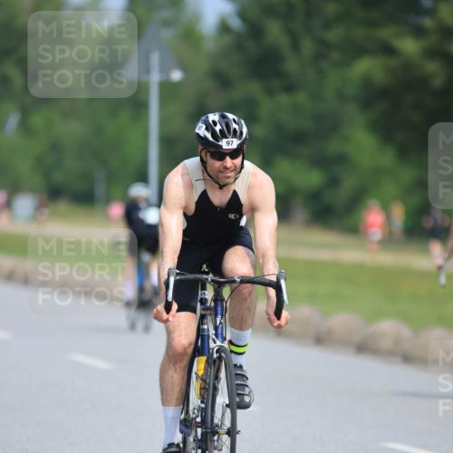21.06.2025 - 27. Vierlanden-Triathlon H.Heesch http://msf.ph/oto/7985121 15.06.2025 11:25:22 Radfahren 68, 97, 143, 169, 233, 792, 888 meine-sportfotos.de