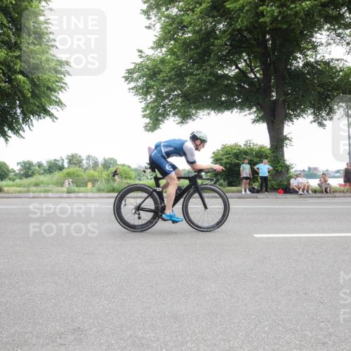15.06.2025 - 7 Türme Triathlon Yannick Fuchs http://msf.ph/oto/7985144 15.06.2025 11:08:58 Radfahren 250, 299 meine-sportfotos.de