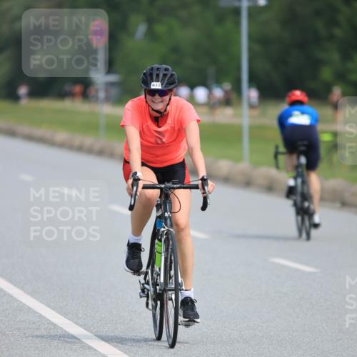 15.06.2025 - 27. Vierlanden-Triathlon H.Heesch http://msf.ph/oto/7985152 15.06.2025 11:04:07 Radfahren 535, 633, 651 meine-sportfotos.de