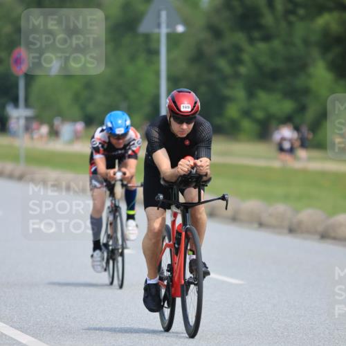 21.06.2025 - 27. Vierlanden-Triathlon H.Heesch http://msf.ph/oto/7985167 15.06.2025 11:25:28 Radfahren 68, 143, 169, 233, 792, 888 meine-sportfotos.de