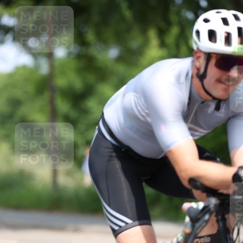 15.06.2025 - 7 Türme Triathlon Yannick Fuchs http://msf.ph/oto/7985187 15.06.2025 12:55:03 Radfahren 331, 436, 473, 634, 940 meine-sportfotos.de