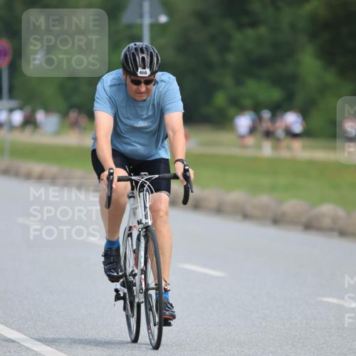 15.06.2025 - 27. Vierlanden-Triathlon H.Heesch http://msf.ph/oto/7985200 15.06.2025 11:04:27 Radfahren 12, 242, 466, 568, 755 meine-sportfotos.de