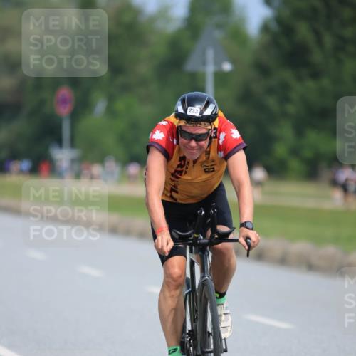 21.06.2025 - 27. Vierlanden-Triathlon H.Heesch http://msf.ph/oto/7985202 15.06.2025 11:25:30 Radfahren 143, 169, 233, 792, 888 meine-sportfotos.de