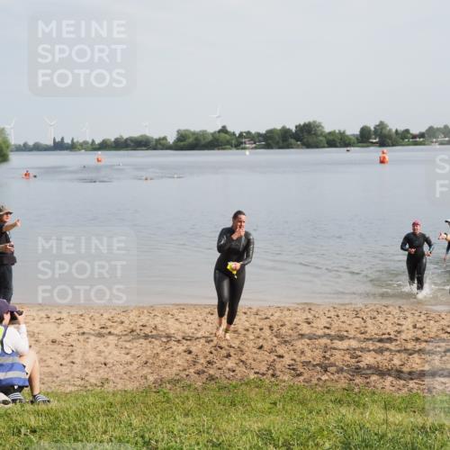 21.06.2025 - 27. Vierlanden-Triathlon MichiJ http://msf.ph/oto/7985207 15.06.2026 09:10:17 Schwimmen 213, 250 meine-sportfotos.de