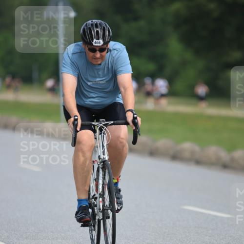 15.06.2025 - 27. Vierlanden-Triathlon H.Heesch http://msf.ph/oto/7985209 15.06.2025 11:04:28 Radfahren 12, 48, 242, 466, 568, 755 meine-sportfotos.de