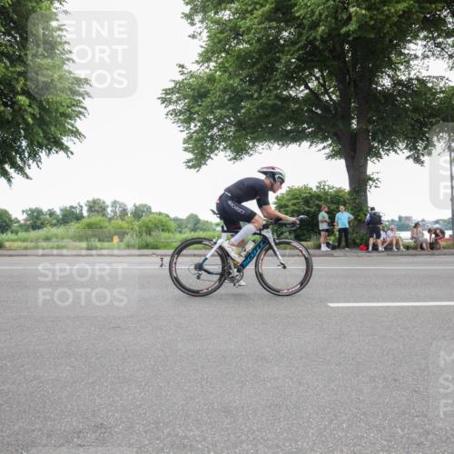 15.06.2025 - 7 Türme Triathlon Yannick Fuchs http://msf.ph/oto/7985284 15.06.2025 11:12:40 Radfahren 233, 240 meine-sportfotos.de