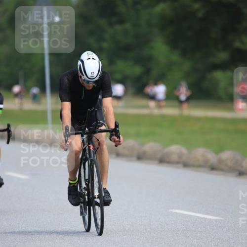 15.06.2025 - 27. Vierlanden-Triathlon H.Heesch http://msf.ph/oto/7985289 15.06.2025 11:04:33 Radfahren 12, 48, 242, 466, 568, 577, 711 meine-sportfotos.de