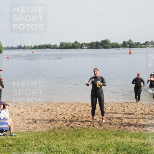 21.06.2025 - 27. Vierlanden-Triathlon MichiJ http://msf.ph/oto/7985323 15.06.2026 09:10:19 Schwimmen 213, 218, 250 meine-sportfotos.de