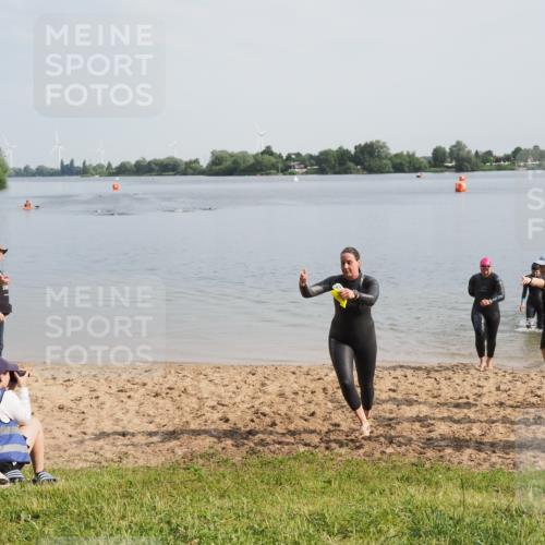 21.06.2025 - 27. Vierlanden-Triathlon MichiJ http://msf.ph/oto/7985350 15.06.2026 09:10:19 Schwimmen 213, 218, 250 meine-sportfotos.de