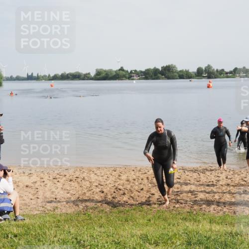 21.06.2025 - 27. Vierlanden-Triathlon MichiJ http://msf.ph/oto/7985381 15.06.2026 09:10:19 Schwimmen 213, 218, 250 meine-sportfotos.de