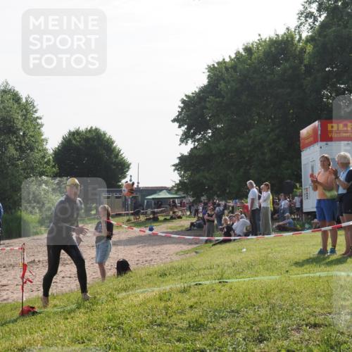 15.06.2025 - 27. Vierlanden-Triathlon KatJ http://msf.ph/oto/7985389 15.06.2025 08:59:02 Schwimmen 208, 235, 236 meine-sportfotos.de