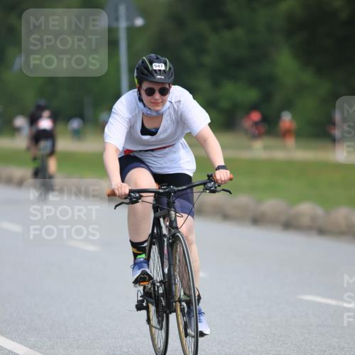 15.06.2025 - 27. Vierlanden-Triathlon H.Heesch http://msf.ph/oto/7985398 15.06.2025 11:04:45 Radfahren 30, 137, 547, 685 meine-sportfotos.de
