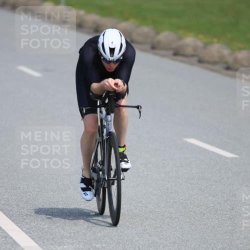 21.06.2025 - 27. Vierlanden-Triathlon H.Heesch http://msf.ph/oto/7985405 15.06.2025 11:30:16 Radfahren 693, 735, 736, 930, 940, 973 meine-sportfotos.de