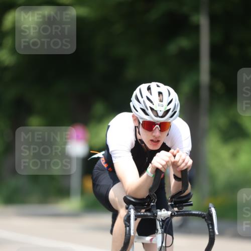 15.06.2025 - 7 Türme Triathlon Yannick Fuchs http://msf.ph/oto/7985438 15.06.2025 12:55:32 Radfahren 536, 568, 612, 624, 637 meine-sportfotos.de