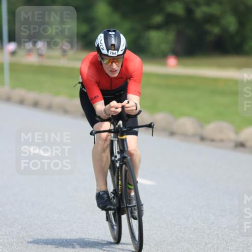 21.06.2025 - 27. Vierlanden-Triathlon H.Heesch http://msf.ph/oto/7985441 15.06.2025 11:30:35 Radfahren 725, 764, 923 meine-sportfotos.de