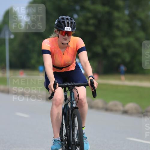 15.06.2025 - 27. Vierlanden-Triathlon H.Heesch http://msf.ph/oto/7985485 15.06.2025 11:05:06 Radfahren 122, 231, 246, 588, 692, 702, 733 meine-sportfotos.de