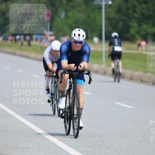 21.06.2025 - 27. Vierlanden-Triathlon H.Heesch http://msf.ph/oto/7985489 15.06.2025 11:30:50 Radfahren 167, 639, 651, 712, 749, 875, 926, 980 meine-sportfotos.de