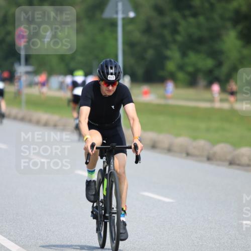21.06.2025 - 27. Vierlanden-Triathlon H.Heesch http://msf.ph/oto/7985516 15.06.2025 11:30:55 Radfahren 167, 228, 639, 651, 891, 926, 931, 980 meine-sportfotos.de