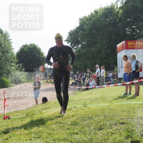 15.06.2025 - 27. Vierlanden-Triathlon KatJ http://msf.ph/oto/7985532 15.06.2025 08:59:04 Schwimmen 208, 235, 236 meine-sportfotos.de