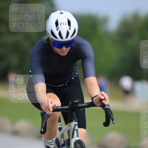 15.06.2025 - 27. Vierlanden-Triathlon H.Heesch http://msf.ph/oto/7985539 15.06.2025 11:05:18 Radfahren 212, 707 meine-sportfotos.de