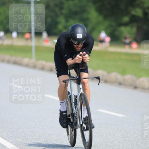 21.06.2025 - 27. Vierlanden-Triathlon H.Heesch http://msf.ph/oto/7985541 15.06.2025 11:30:58 Radfahren 167, 228, 651, 891, 931, 980 meine-sportfotos.de