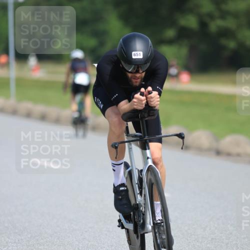 21.06.2025 - 27. Vierlanden-Triathlon H.Heesch http://msf.ph/oto/7985555 15.06.2025 11:30:58 Radfahren 167, 228, 651, 891, 931, 980 meine-sportfotos.de