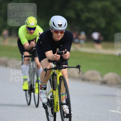 15.06.2025 - 27. Vierlanden-Triathlon H.Heesch http://msf.ph/oto/7985559 15.06.2025 11:05:33 Radfahren 82, 99, 222, 552, 688, 718 meine-sportfotos.de