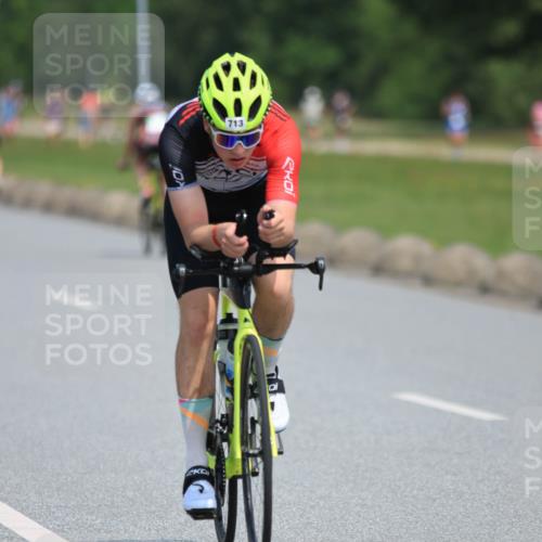 21.06.2025 - 27. Vierlanden-Triathlon H.Heesch http://msf.ph/oto/7985571 15.06.2025 11:31:09 Radfahren 713, 812, 895, 917, 924, 941, 1400 meine-sportfotos.de